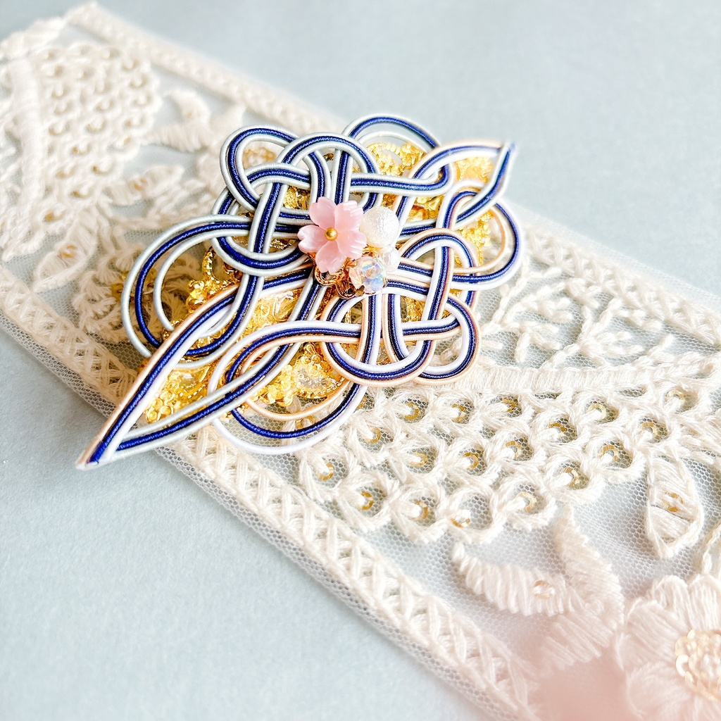 【刀剣乱舞】へし切長谷部モチーフのバレッタ