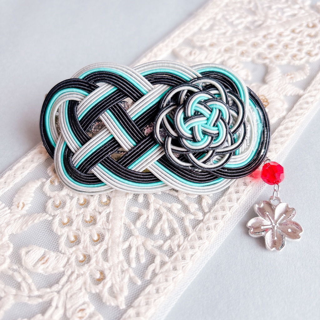 【刀剣乱舞】孫六兼元モチーフの花重ねバレッタ