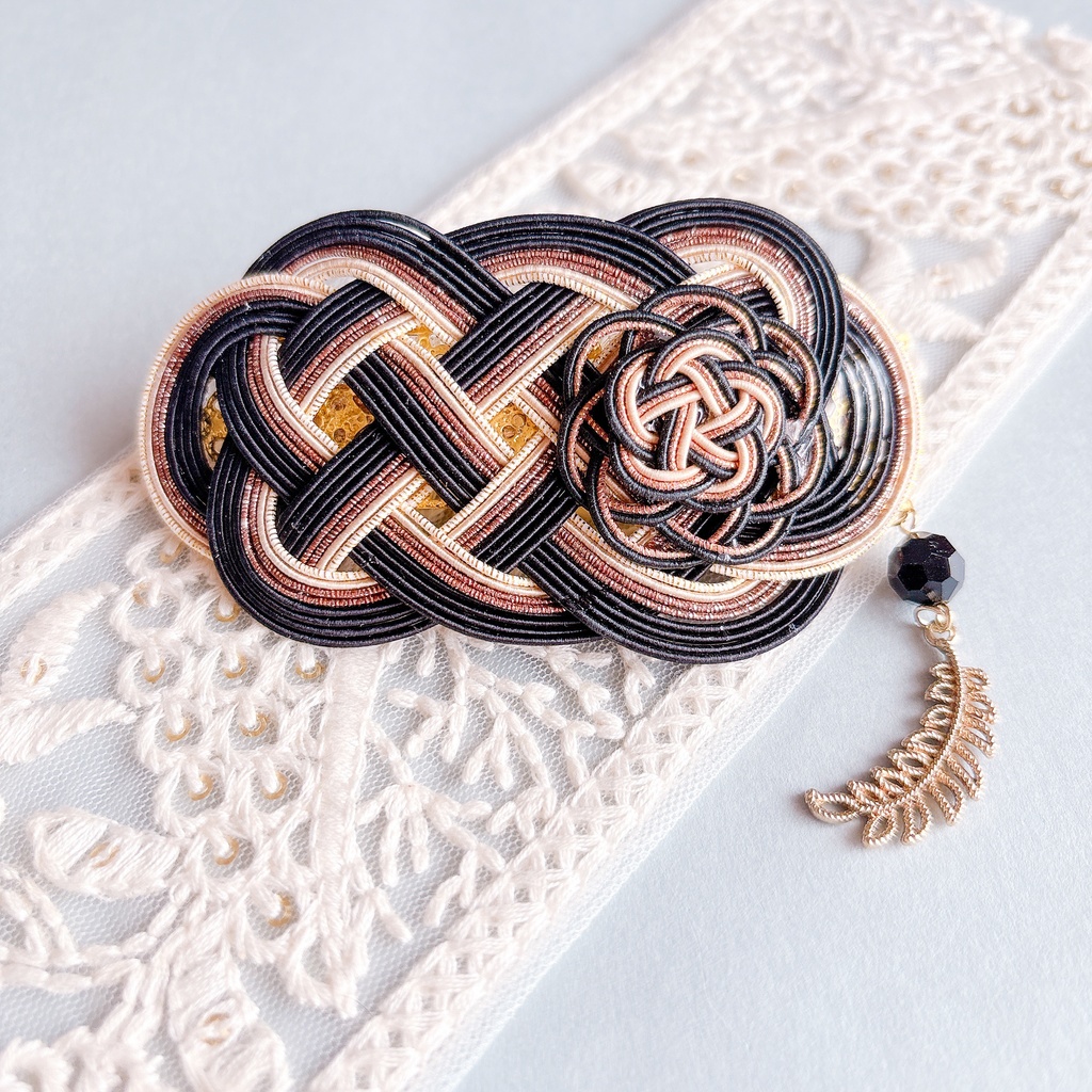 【刀剣乱舞】燭台切光忠モチーフの花重ねバレッタ