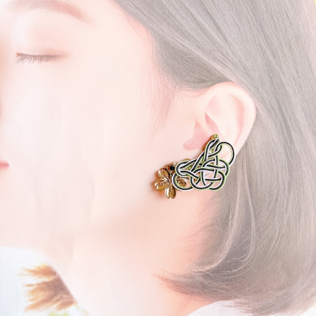 【刀剣乱舞】髭切・膝丸モチーフの花あわじのイヤリング