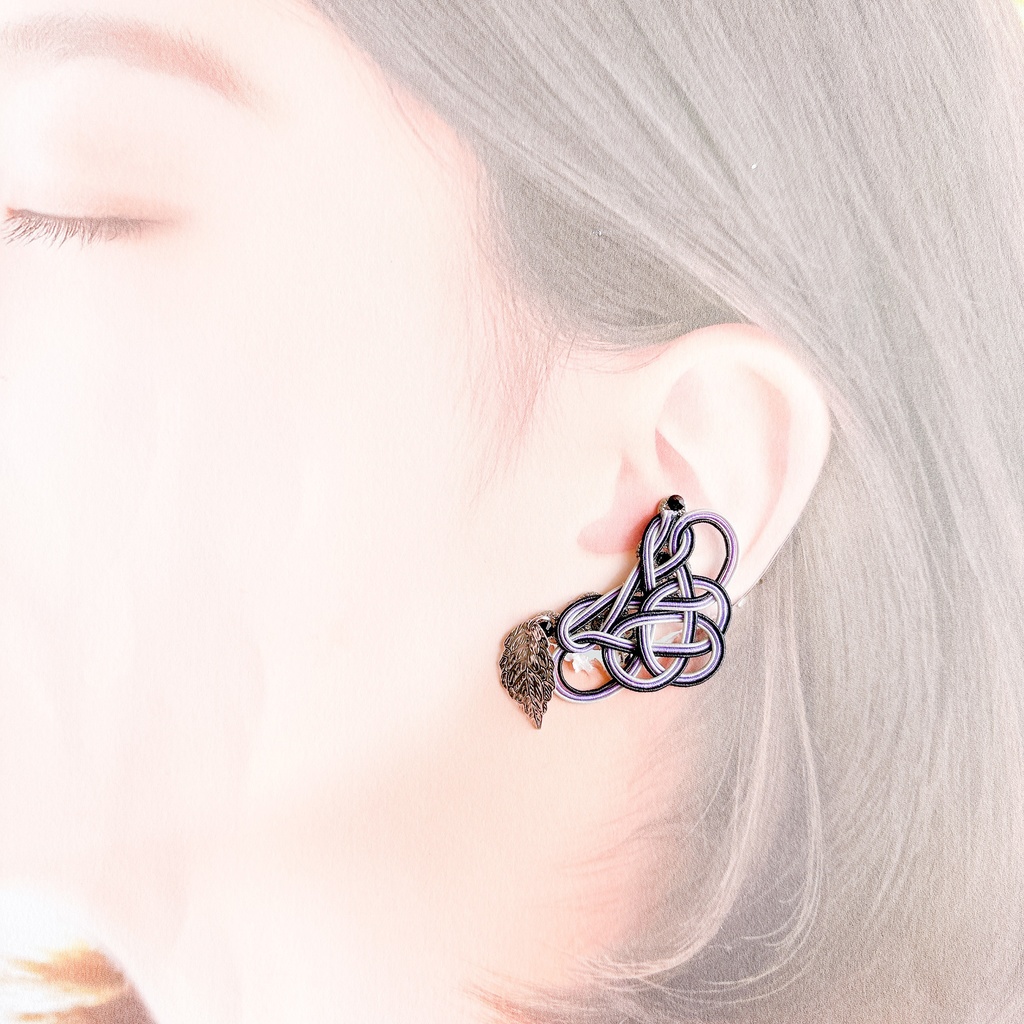 【刀剣乱舞】実休光忠モチーフの花あわじのイヤリング