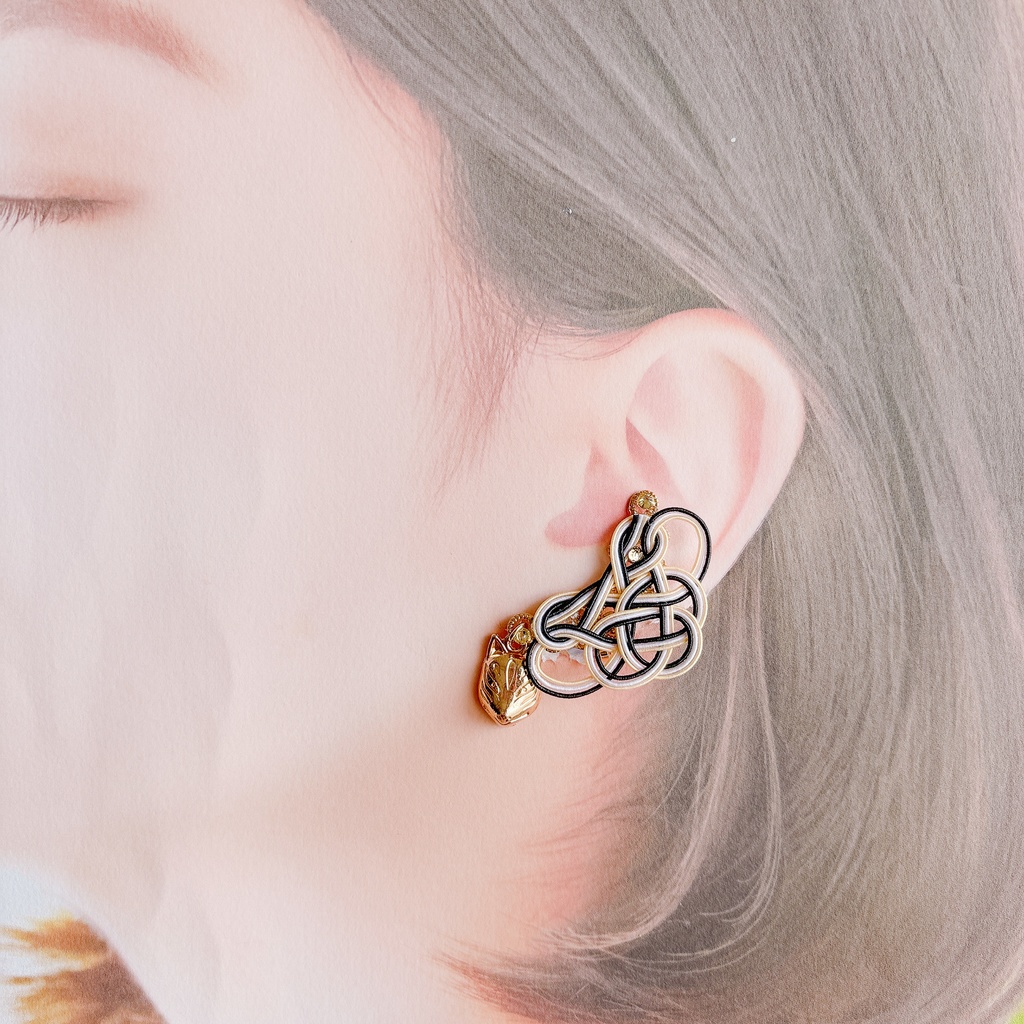 【刀剣乱舞】小狐丸モチーフの花あわじのイヤリング