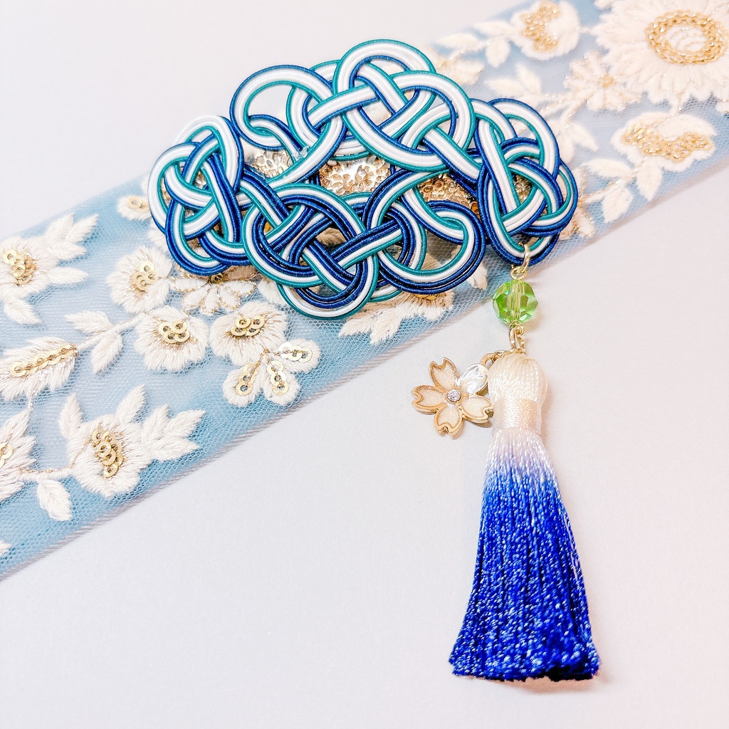 【刀剣乱舞】【準B品】にっかり青江モチーフのタッセルバレッタ