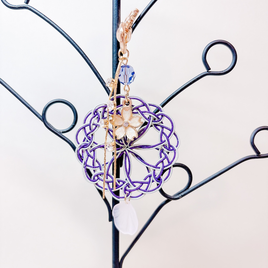 【刀剣乱舞】へし切長谷部モチーフのレースキーホルダー