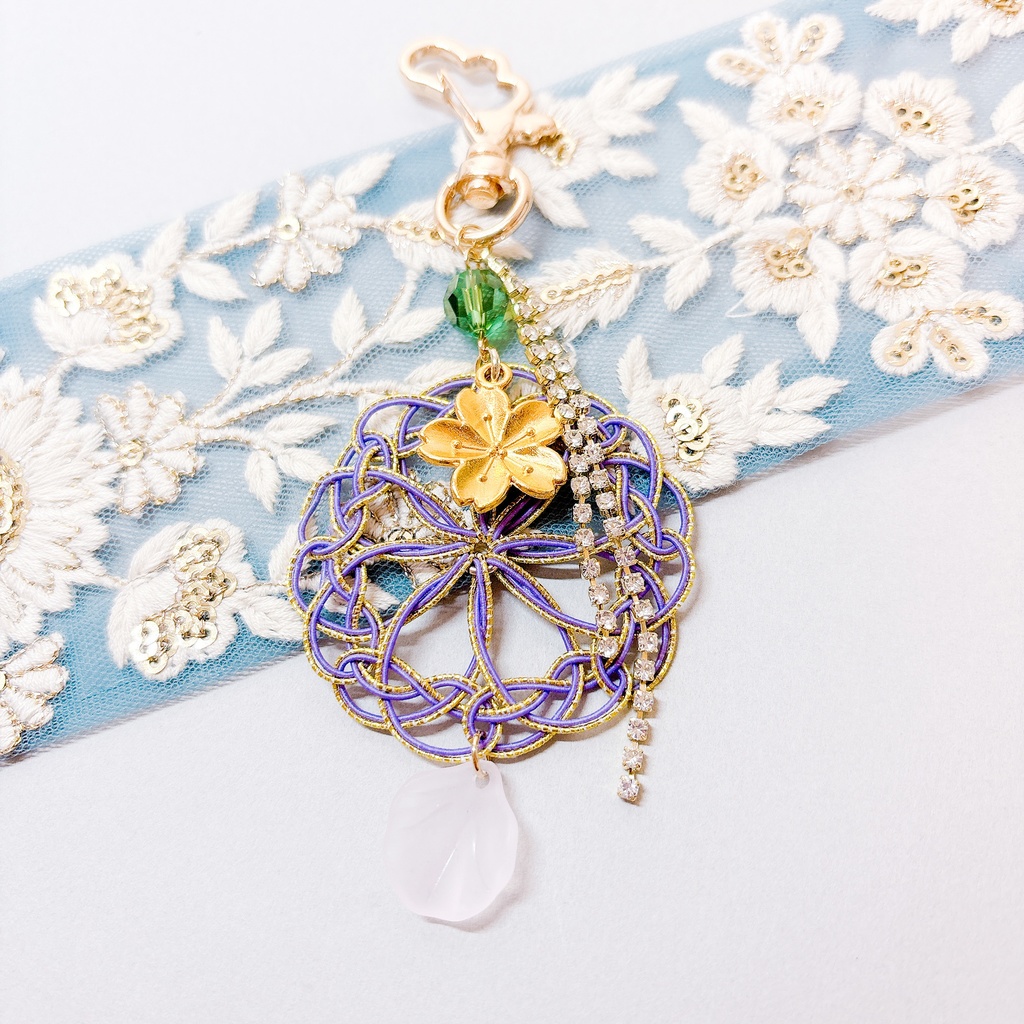 【刀剣乱舞】蜂須賀虎徹モチーフのレースキーホルダー