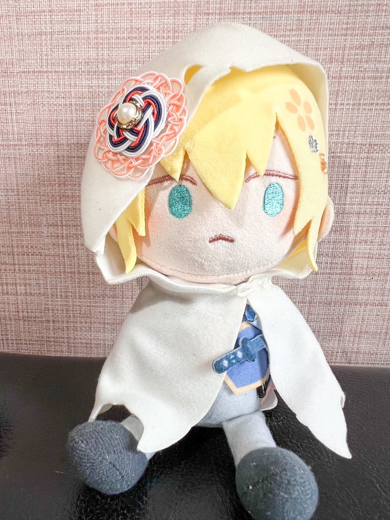 【刀剣乱舞】へし切長谷部モチーフのレースマグネットアクセ