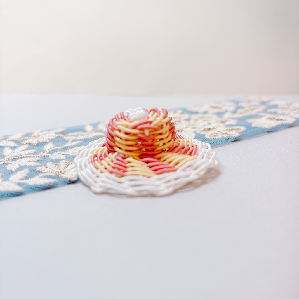 お帽子👒マグネットアクセ 蘇芳×鳥の子×白