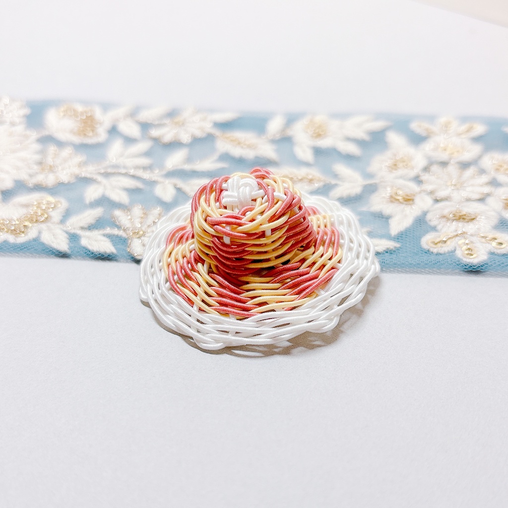 お帽子👒マグネットアクセ 蘇芳×鳥の子×白