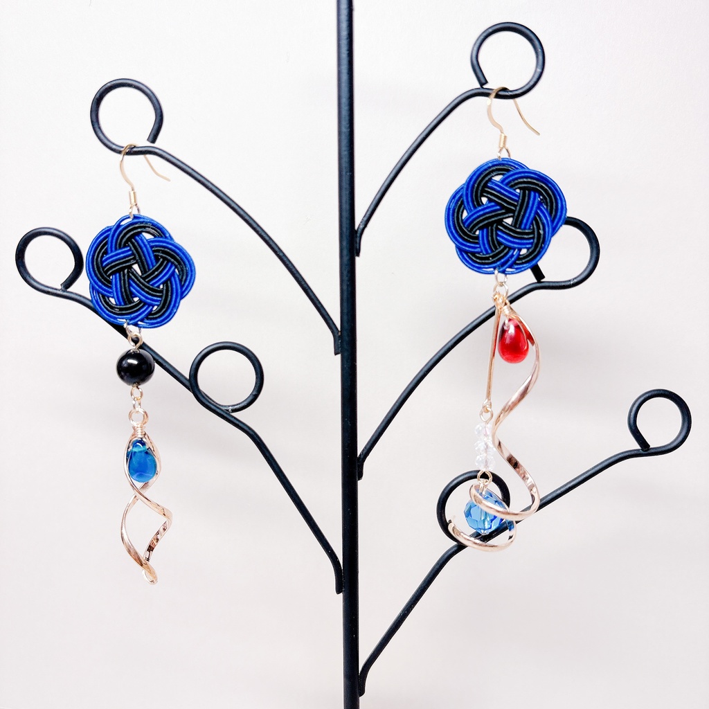 【刀剣乱舞】八丁念仏モチーフの梅のくるくる耳飾り