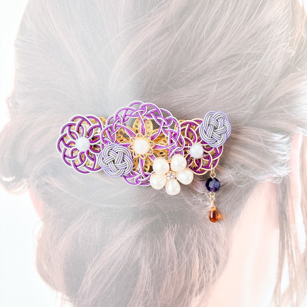 【刀剣乱舞】へし切長谷部モチーフのレースフラワーバレッタ