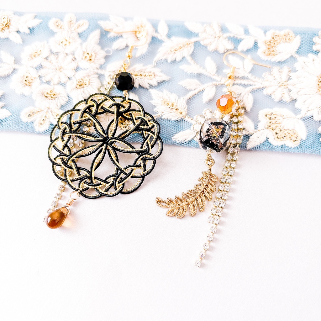 【刀剣乱舞】燭台切光忠モチーフのレース耳飾り