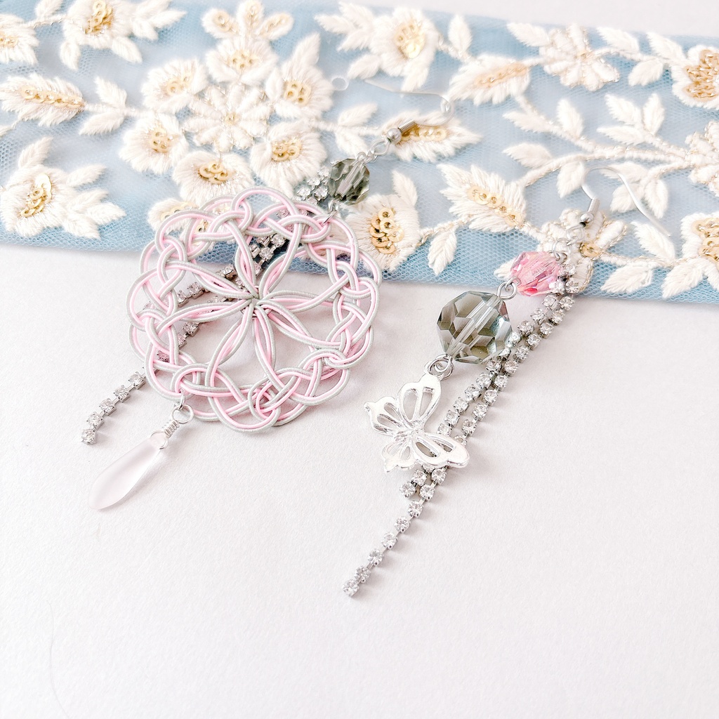 【刀剣乱舞】古今伝授の太刀モチーフのレース耳飾り