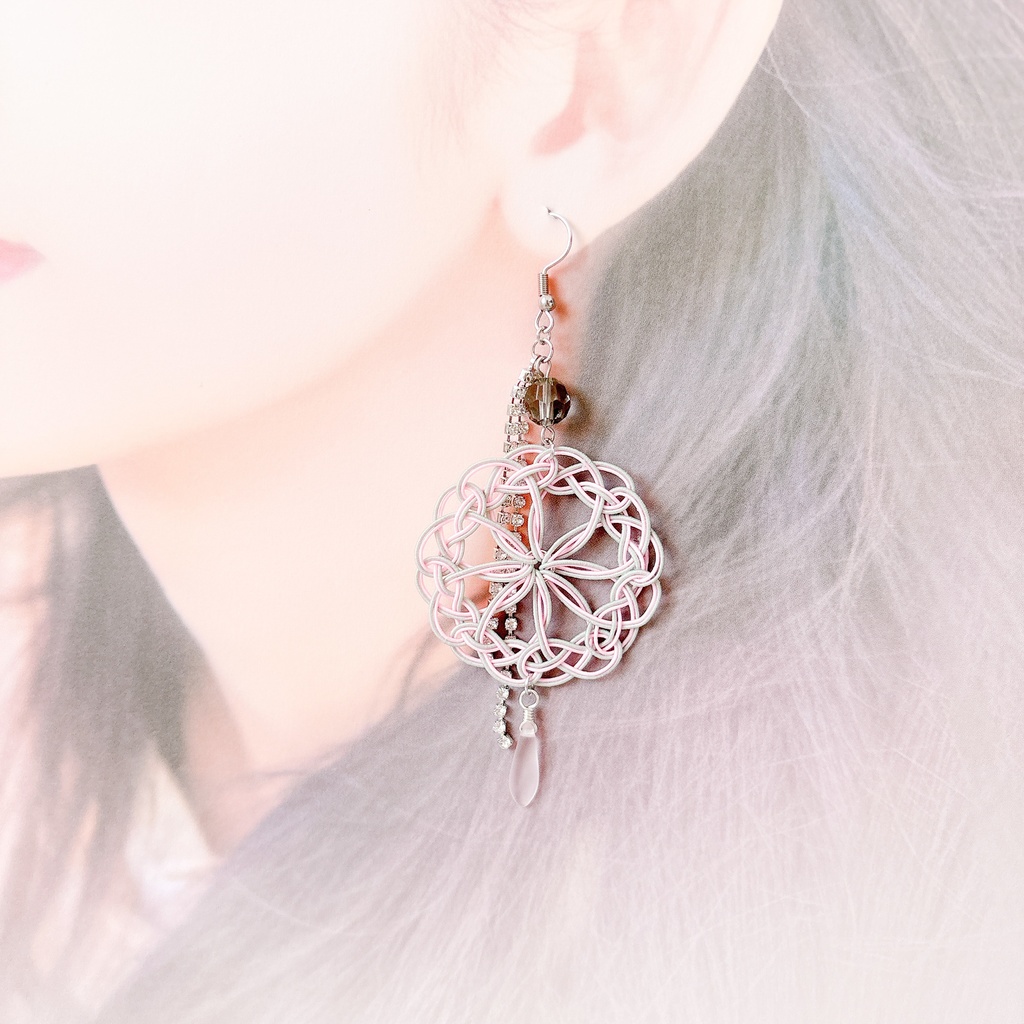 【刀剣乱舞】古今伝授の太刀モチーフのレース耳飾り