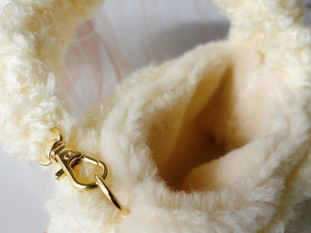 手編みのぬいポーチ(オフホワイト)