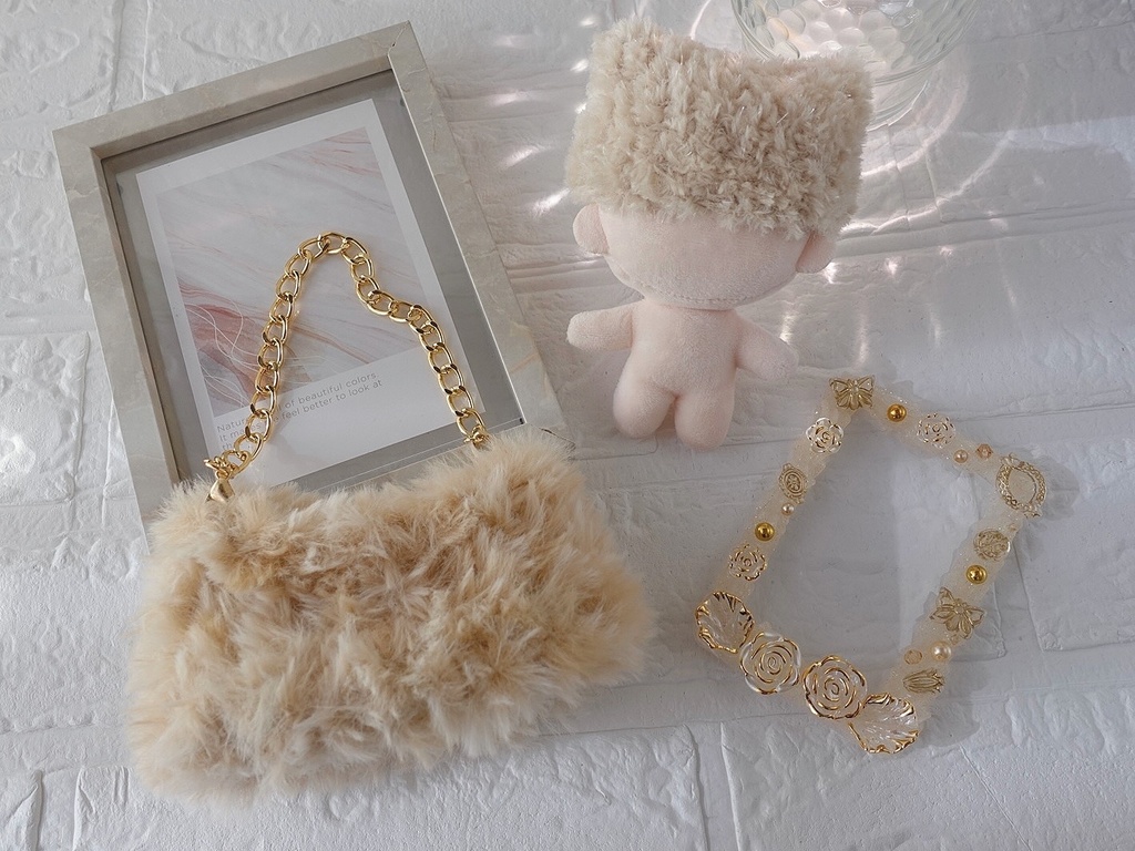 手編みの猫耳帽子(ベージュ・ピンク)