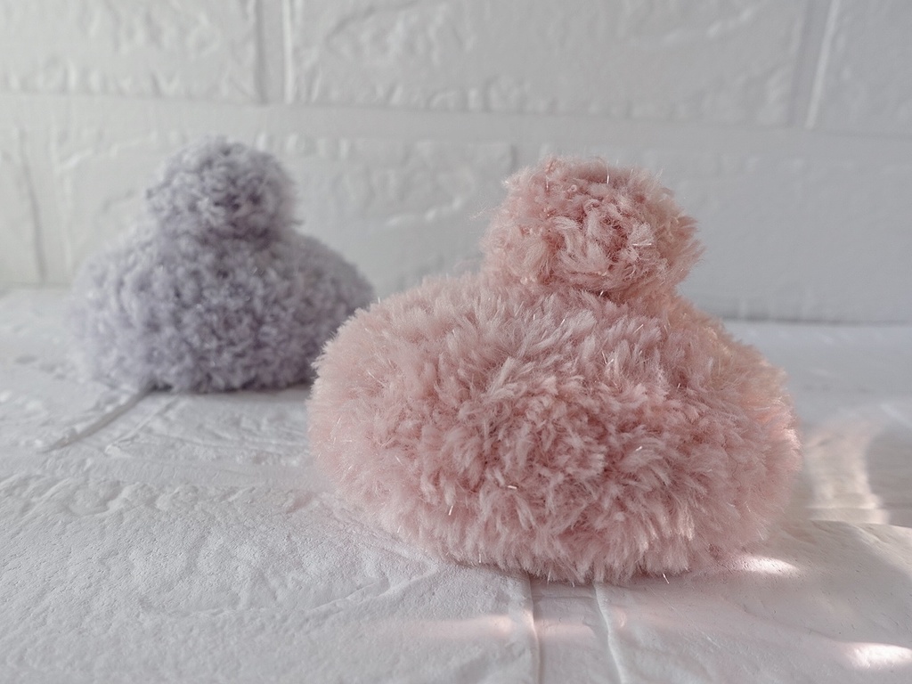 手編みのベレー帽(ブルー・ピンク)