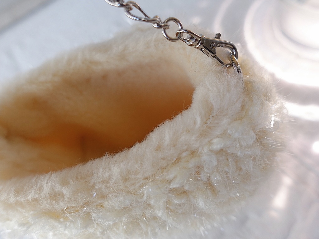 手編みのぬいポーチ(ボア素材・裏地付)