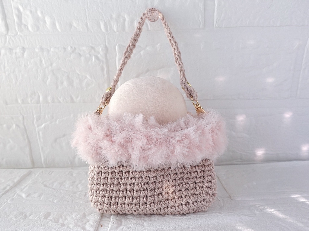 手編みぬいポーチ/小(ピンク×ファー)