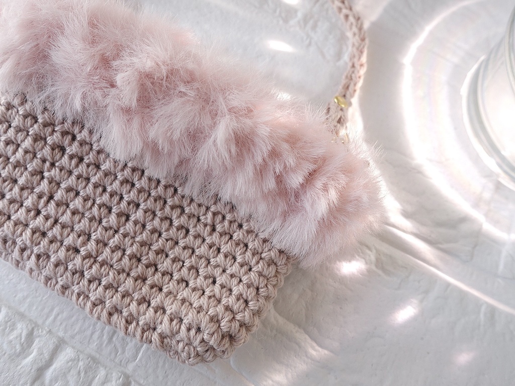手編みぬいポーチ/小(ピンク×ファー)