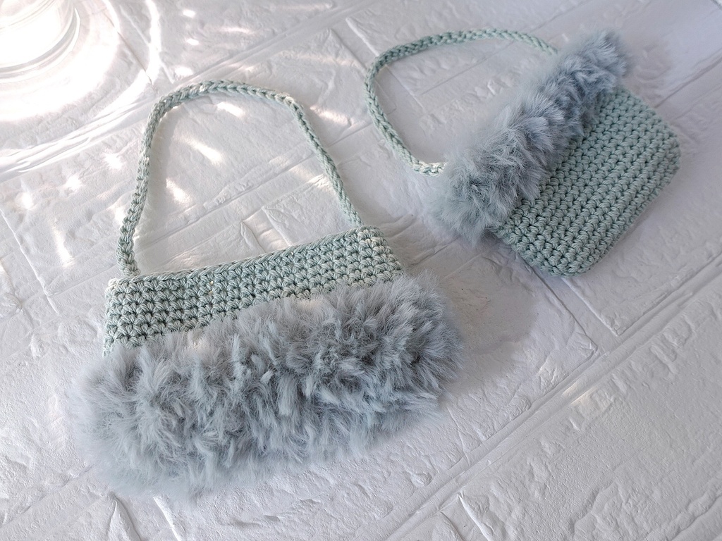 手編みぬいポーチ/2種(ブルー×ファー)