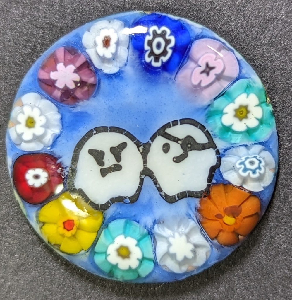 モチ桐真　ブローチ
