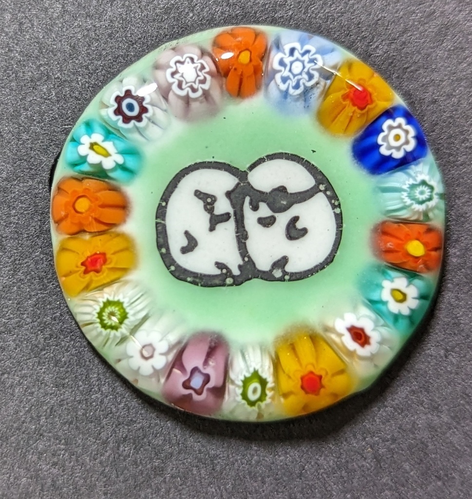 モチ桐真 ブローチ