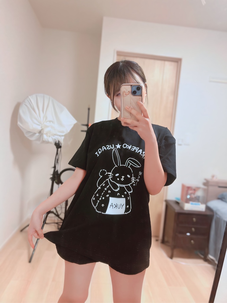 【受注生産】はらぺこうさぎTシャツ ★ 全面大きめプリント