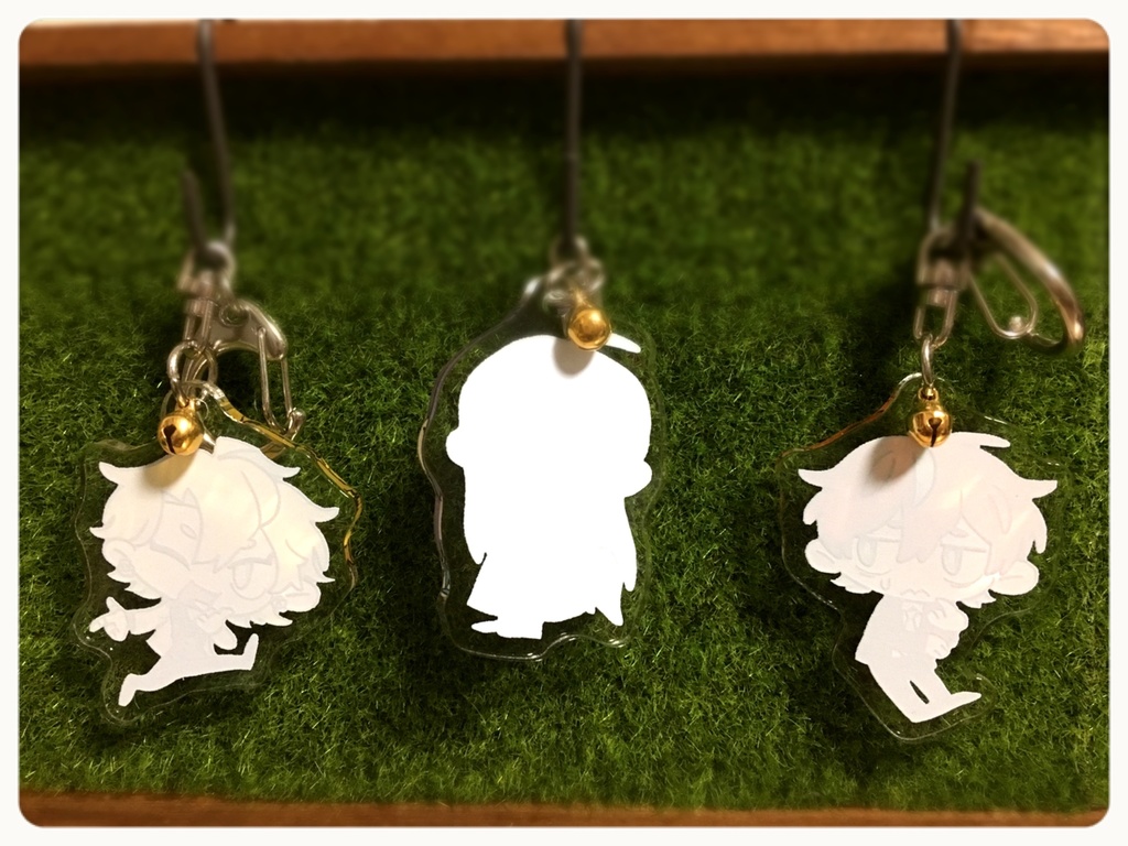 ランダム目線アクキー🐺