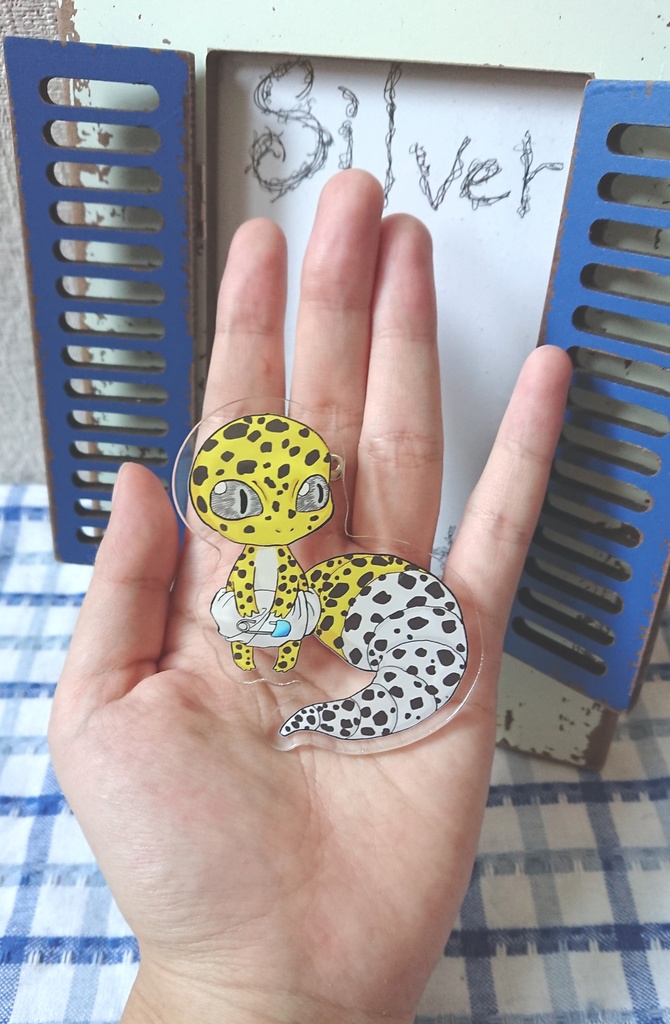 ヒョウモントカゲモドキの「おしめたん」アクリルバッジ