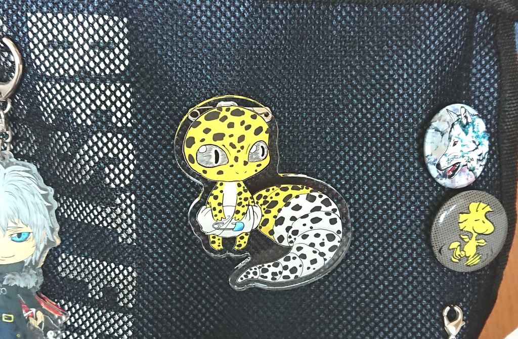 ヒョウモントカゲモドキの「おしめたん」アクリルバッジ