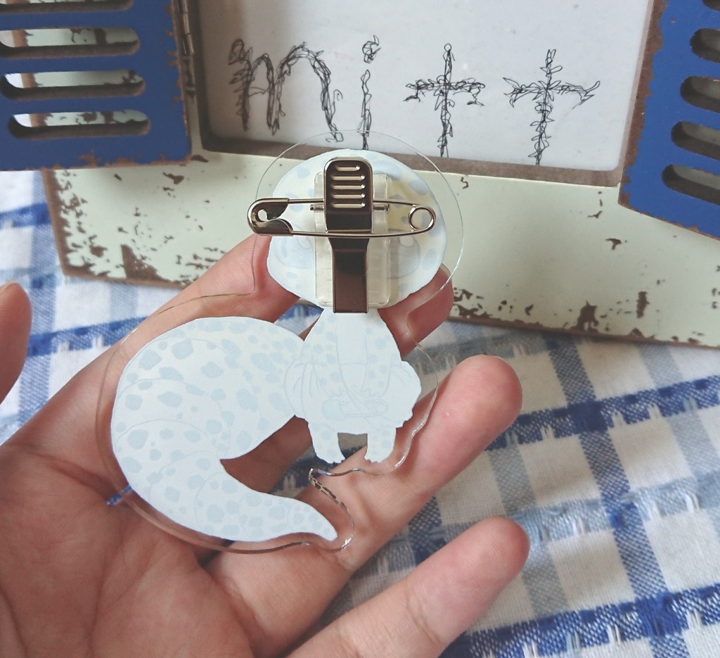 ヒョウモントカゲモドキの「おしめたん」アクリルバッジ