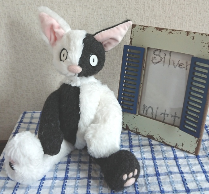 【おうちが決まりました】一点物ちぐはぐねこのぬいぐるみ