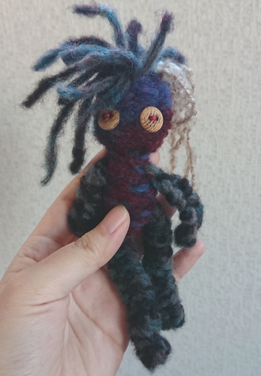 【おうちが決まりました】怖い顔のあみぐるみクマさん