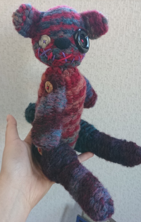 【おうちが決まりました】怖い顔のあみぐるみクマさん