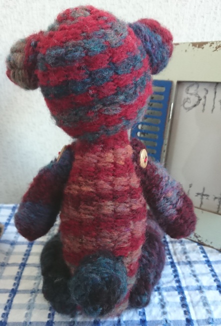 【おうちが決まりました】怖い顔のあみぐるみクマさん