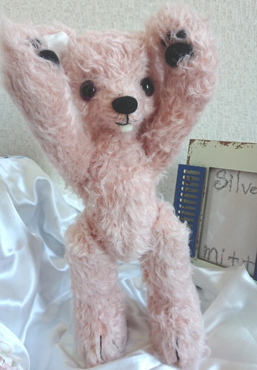 【おうちが決まりました】●Dahliaシリーズ1●出っ歯のピンク色モヘアテディベア