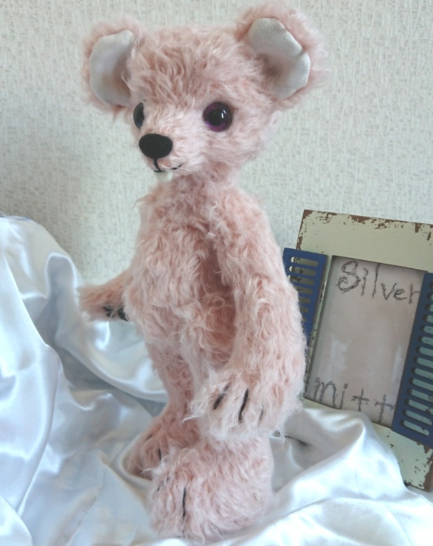 【おうちが決まりました】●Dahliaシリーズ1●出っ歯のピンク色モヘアテディベア