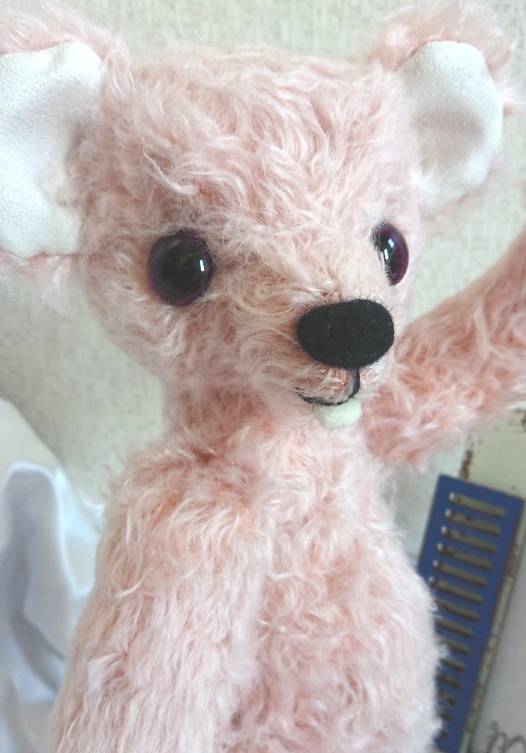 【おうちが決まりました】●Dahliaシリーズ1●出っ歯のピンク色モヘアテディベア
