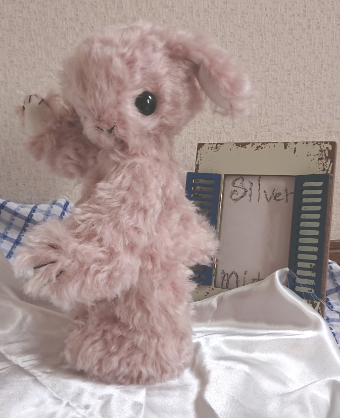 【おうちが決まりました】●Dahliaシリーズ3●ピンクモヘアの短めお耳のウサギさん【一点物】