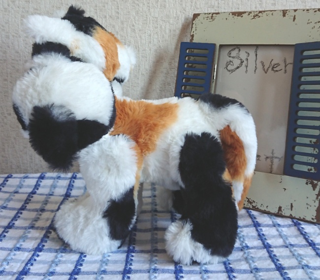 【おうちが決まりました】三毛柄ケルベロスのぬいぐるみ