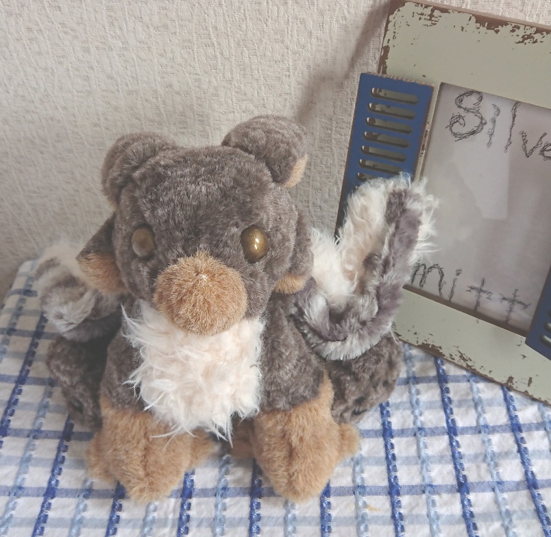 【おうちが決まりました】丸顔グリフィンのぬいぐるみ