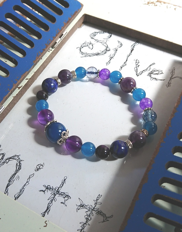 【売り切れました】青と紫の天然石ゴムブレスレット