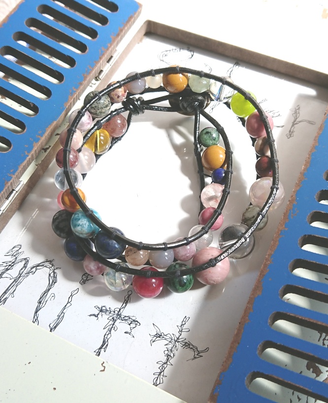 【売り切れました】ごろっと天然石のラップブレスレット