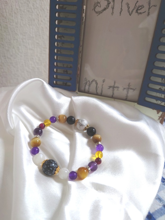 【売り切れました】冥界イメージの天然石ブレスレット