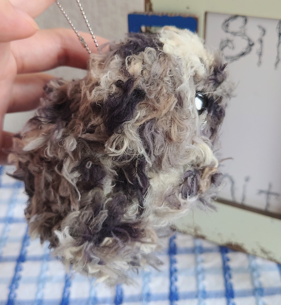 【おうちが決まりました】あみぐるみチャームのもこもこモルモット