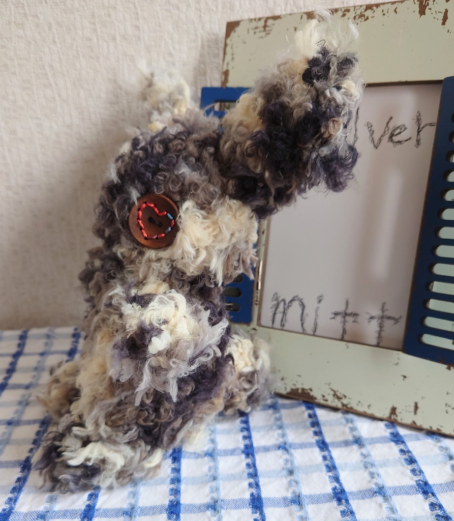 【おうちが決まりました】シンプルうさぎさん、あみぐるまれる