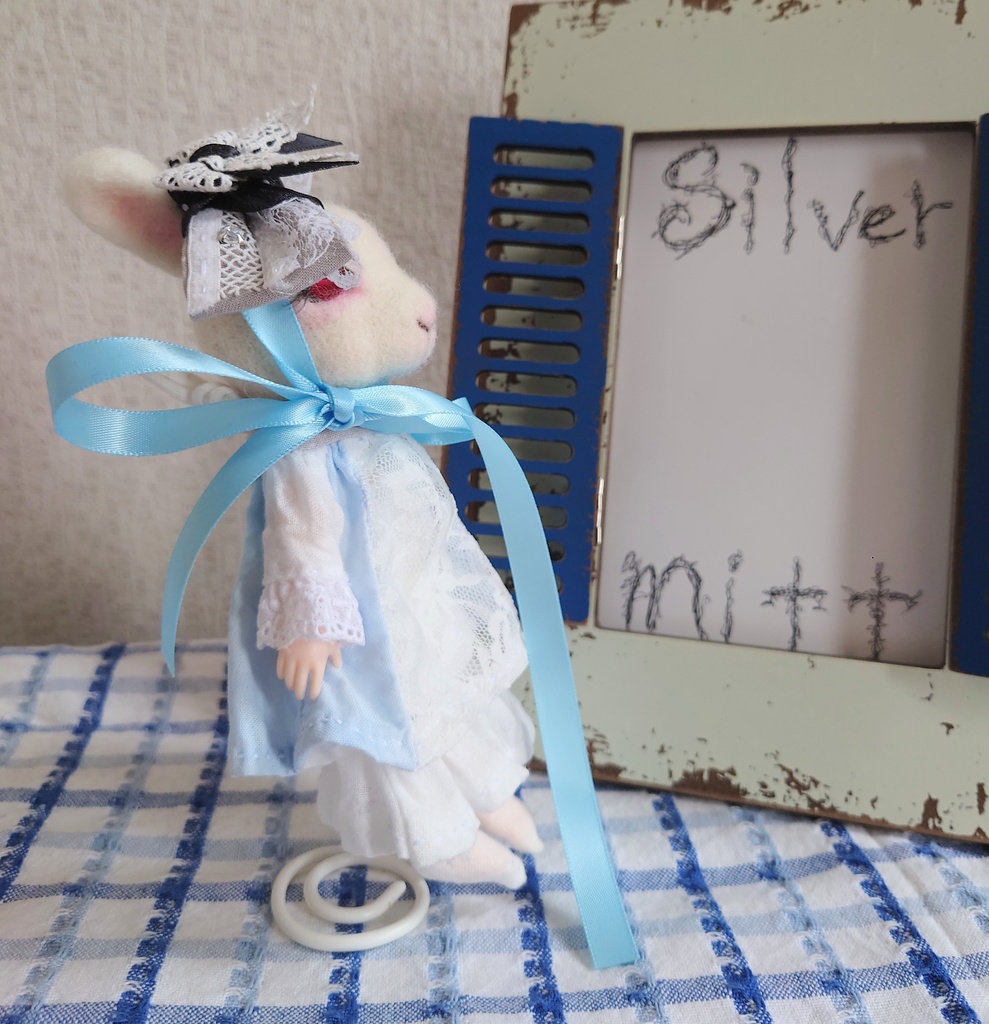 【おうちが決まりました】一点物のうさぎ頭のドール