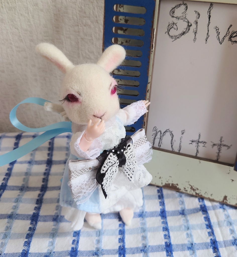 【おうちが決まりました】一点物のうさぎ頭のドール