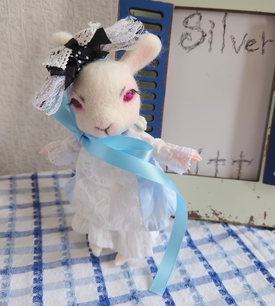 【おうちが決まりました】一点物のうさぎ頭のドール