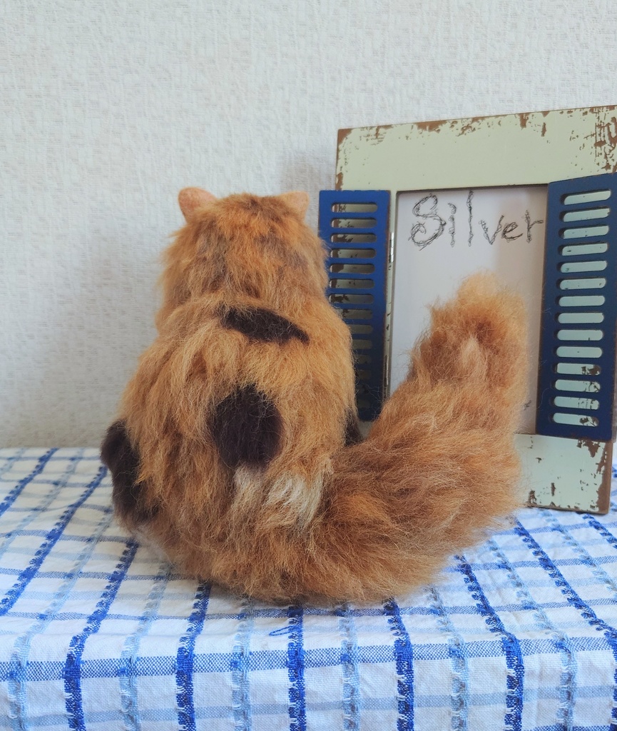 【おうちが決まりました】一点物の羊毛フェルト猫さん